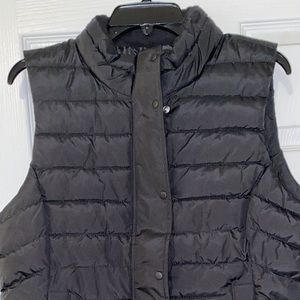 Gap Women’s Puffer Vest